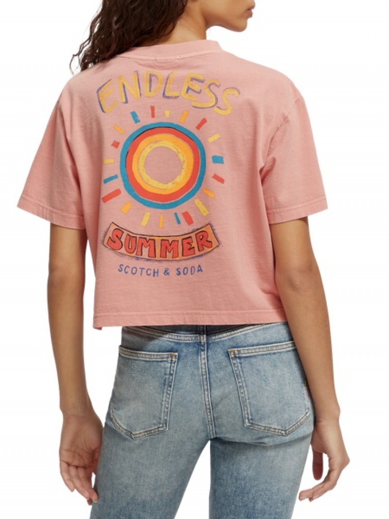Scotch & Soda Cropped Organic Baumwoll Artwork T-Shirt Damen Rosa | SN-SAS56736
